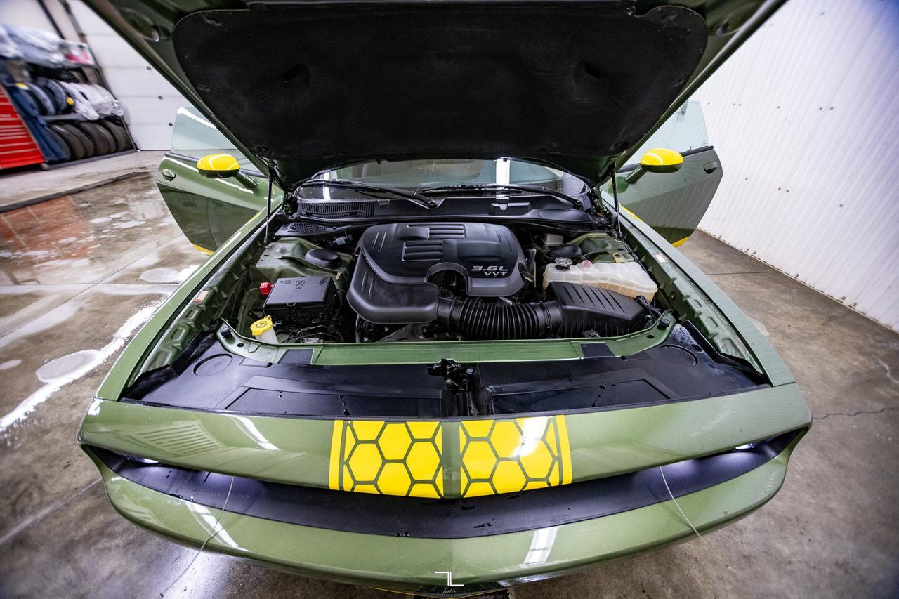 2021 Dodge Challenger AWD SXT  Bee Edition Nav BCam Red Deer AB