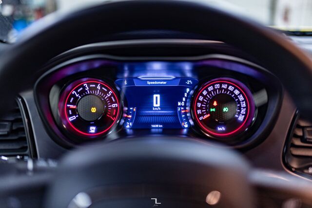 2021 Dodge Challenger AWD SXT  Bee Edition Nav BCam Red Deer AB