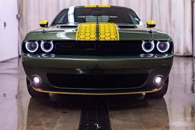 2021 Dodge Challenger AWD SXT  Bee Edition Nav BCam Red Deer AB