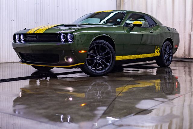 2021 Dodge Challenger AWD SXT  Bee Edition Nav BCam Red Deer AB