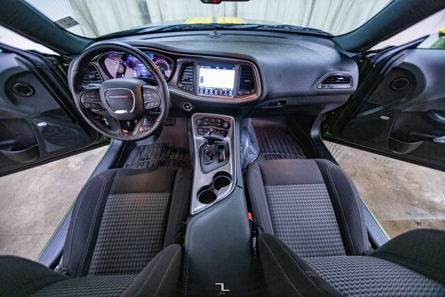 2021 Dodge Challenger AWD SXT  Bee Edition Nav BCam Red Deer AB