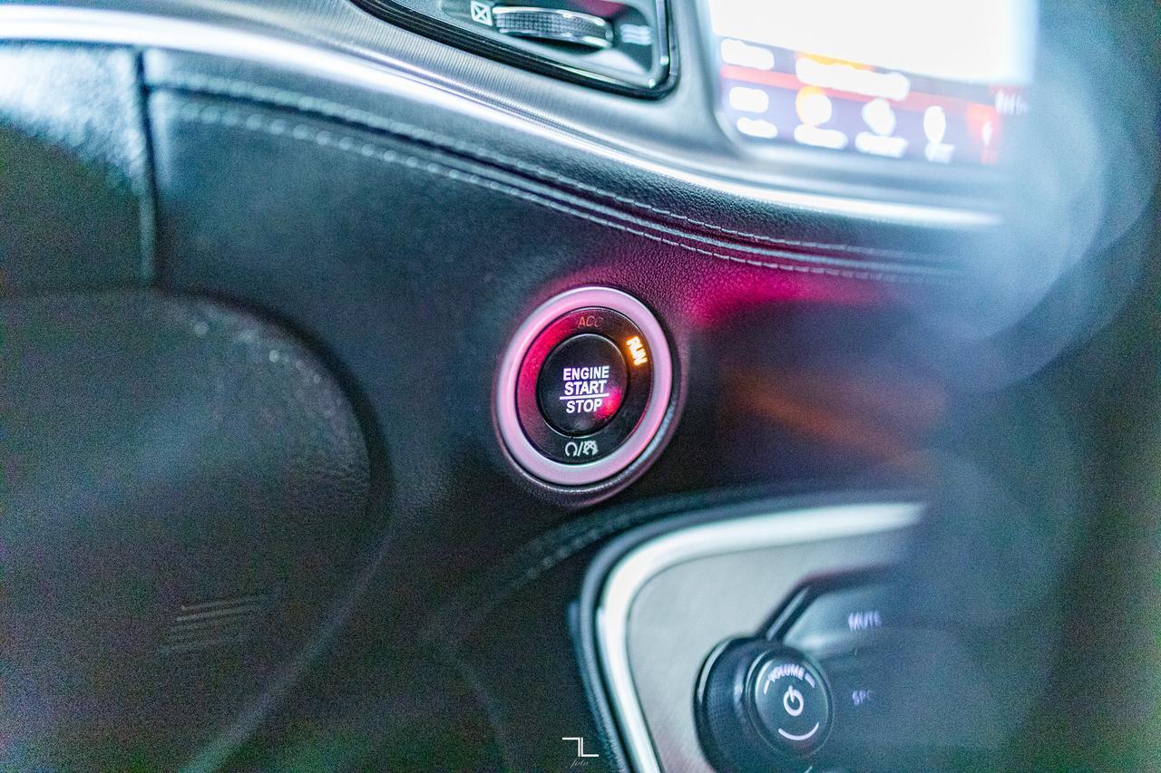 2021 Dodge Challenger AWD SXT Leather Roof Nav BCam Red Deer AB