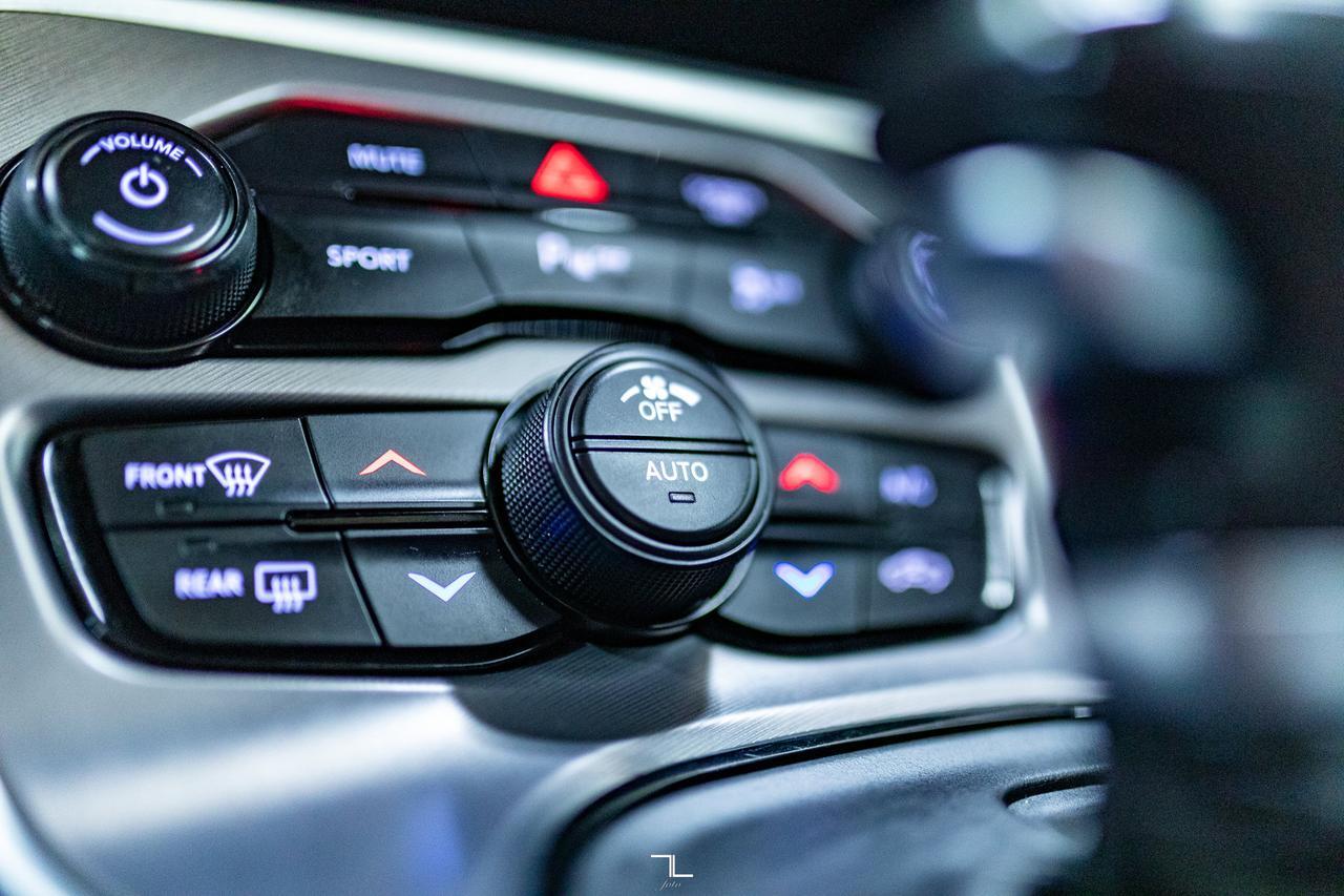 2021 Dodge Challenger AWD SXT Leather Roof Nav BCam Red Deer AB