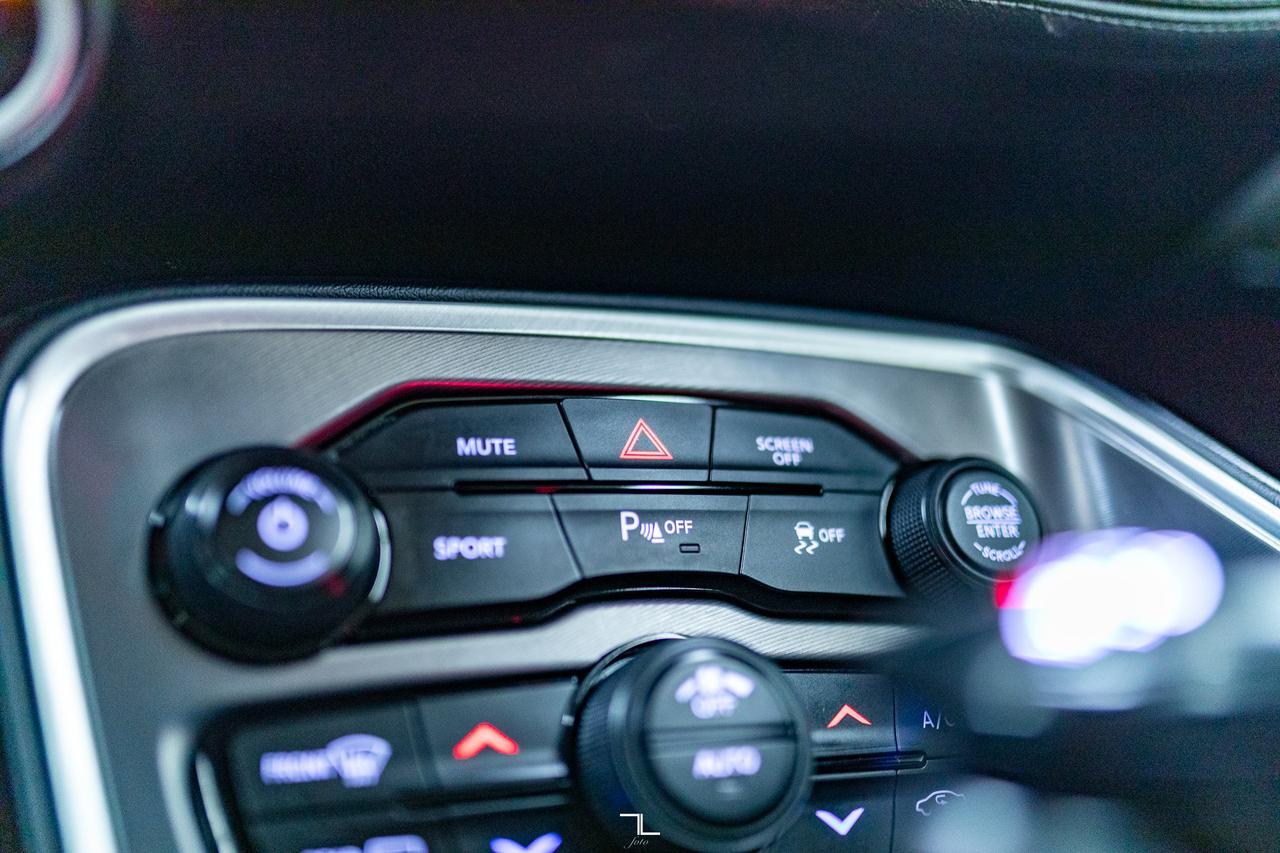 2021 Dodge Challenger AWD SXT Leather Roof Nav BCam Red Deer AB