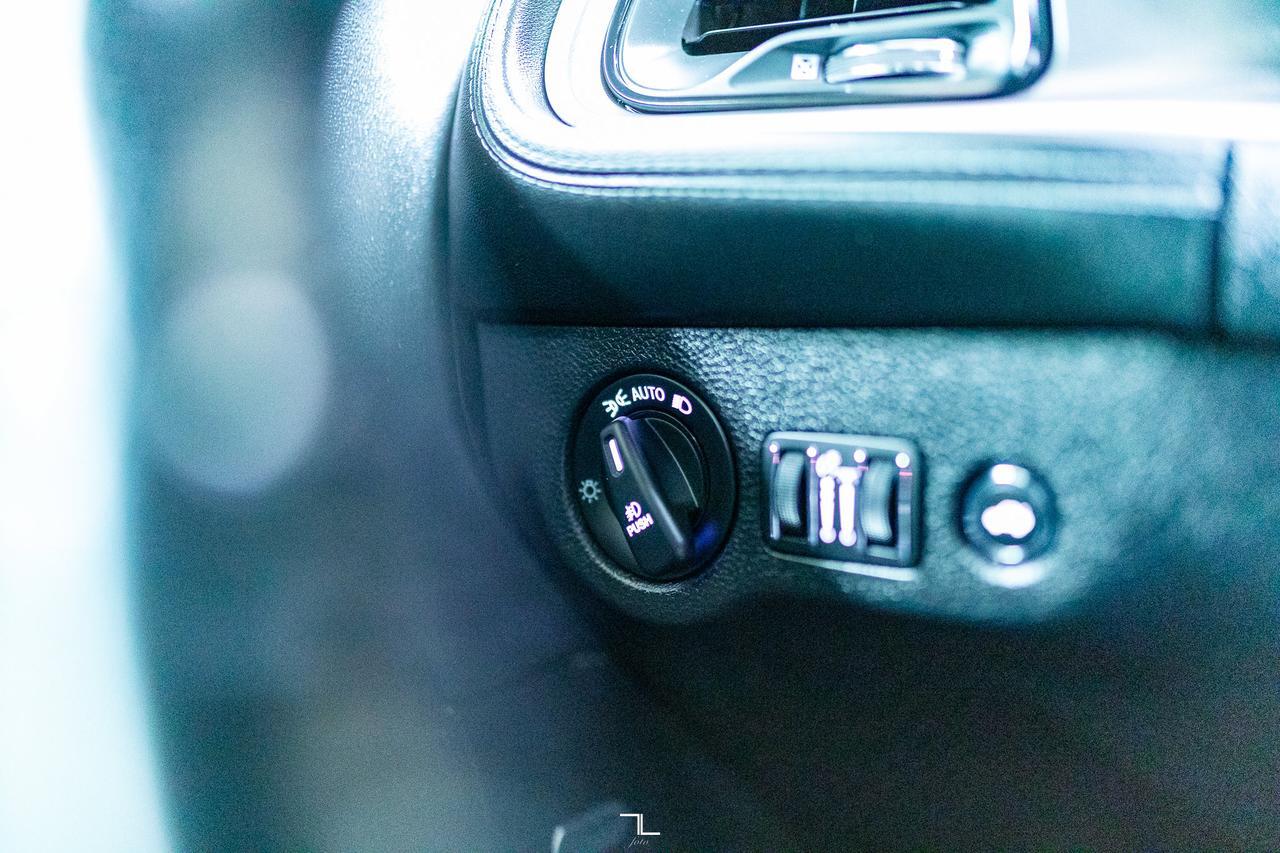 2021 Dodge Challenger AWD SXT Leather Roof Nav BCam Red Deer AB