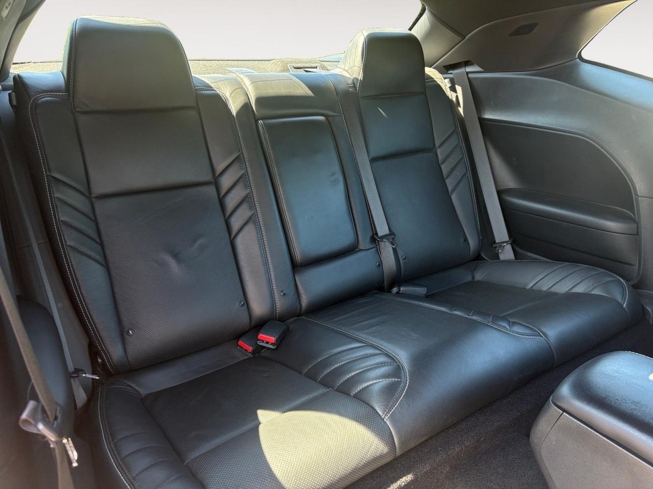 2021 Dodge Challenger SRT Hellcat, SUPERCHARGED 717HP, SUNROOF, BACKUP CAMERA WITH PARKING SENSORS, PADDLE SHIFTERS, APPLE CARPLAY/ANDROID AUTO, BLIND SPOT MONITORING, HEATED & VENTILATED SEATS, LOW MILEAGE, CLEAN CARFAX, NEW CHALLENGE ON THE ROAD!! Virginia Beach VA