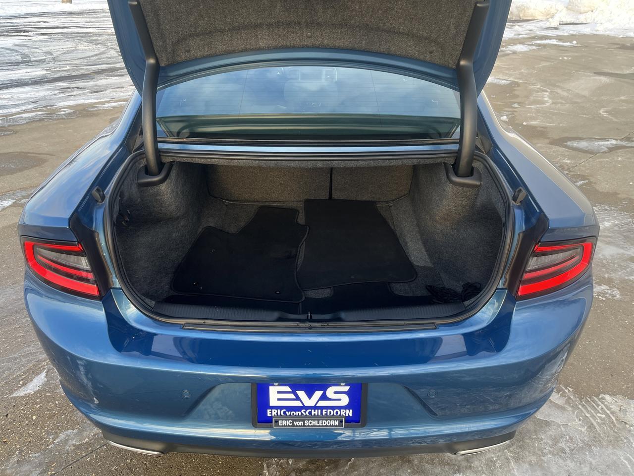 2021 Dodge Charger SXT BlacktopPkg w/20s 8-WayPowerDriverSeat RemoteStart RearCamera Saukville WI