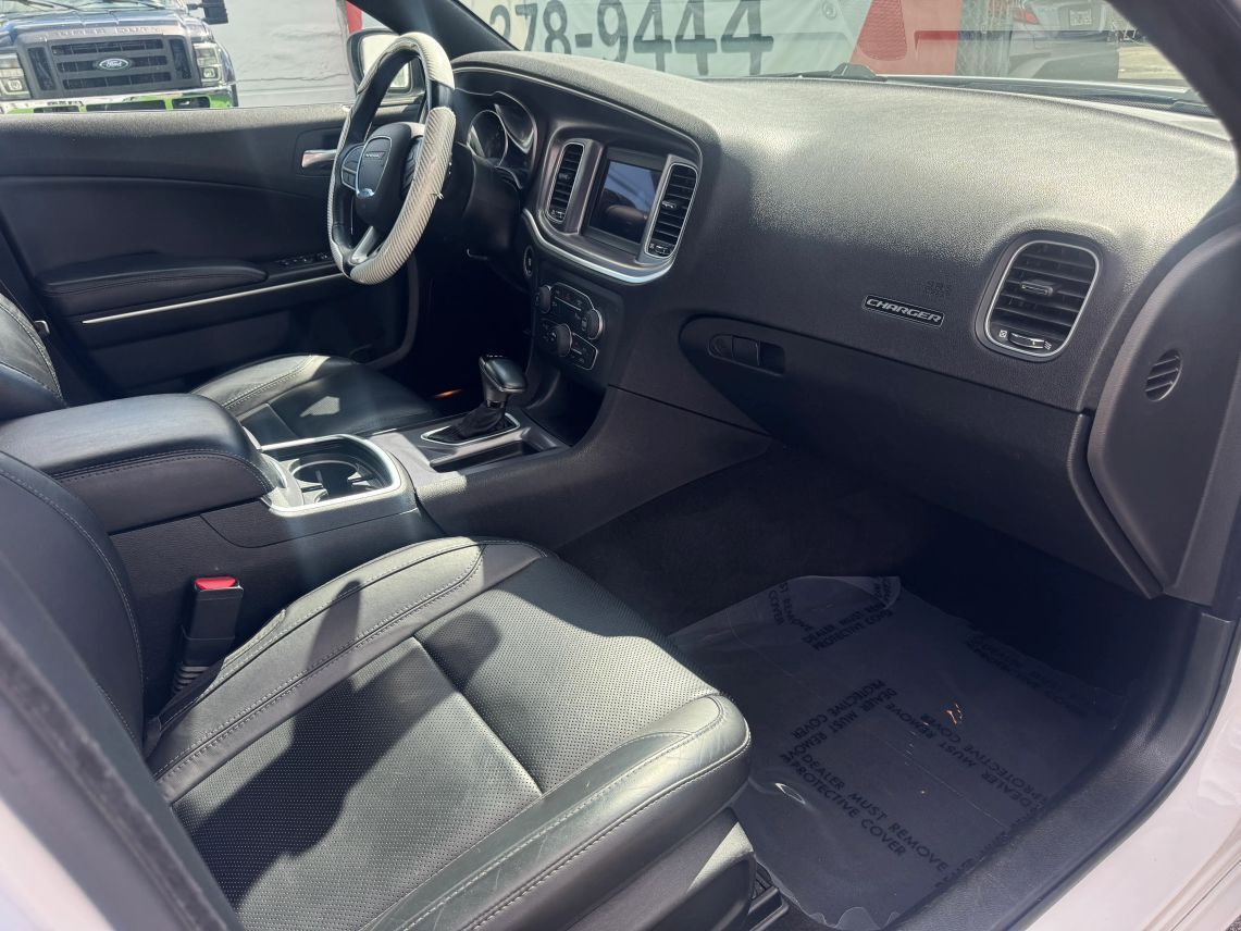 2021 Dodge Charger SXT Sedan 4D