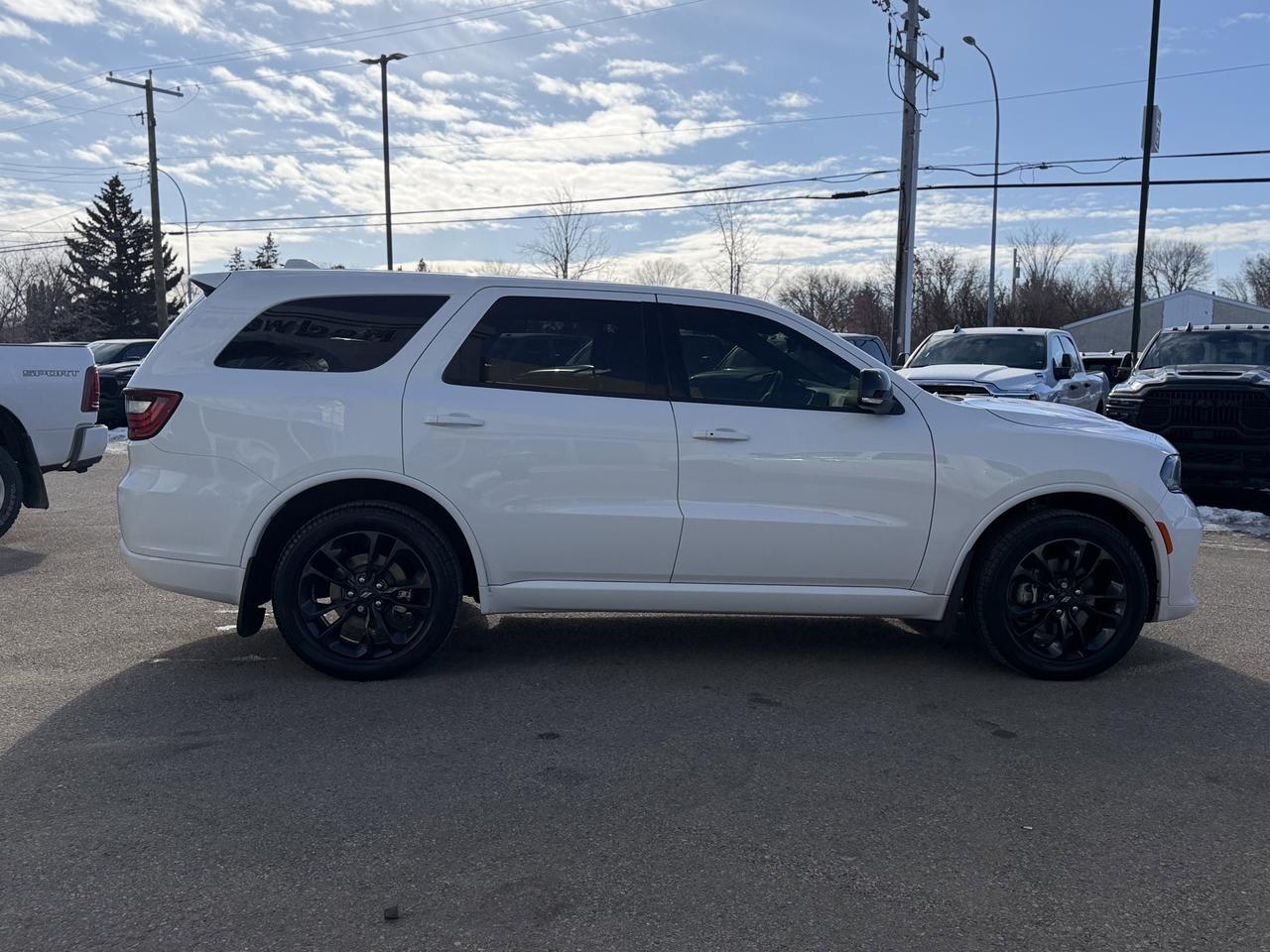 2021 Dodge Durango GT Blacktop AWD | 20IN Black Wheels | Leather | 6 Passenger | NAV | Alpine Audio | Heated Seats Redwater AB
