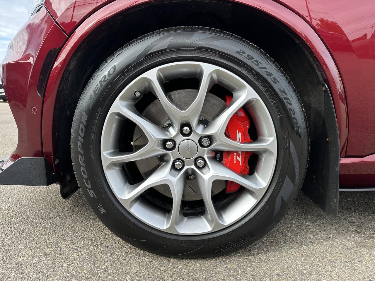 2021 Dodge Durango SRT Hellcat AWD | Supercharged HEMI V8 710HP | Brembo Brakes | NAV | Heated Vented Leather Redwater AB