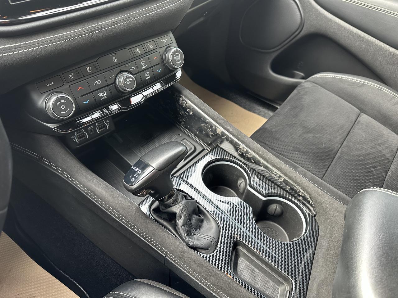 2021 Dodge Durango SRT Hellcat AWD | Supercharged HEMI V8 710HP | Brembo Brakes | NAV | Heated Vented Leather Redwater AB