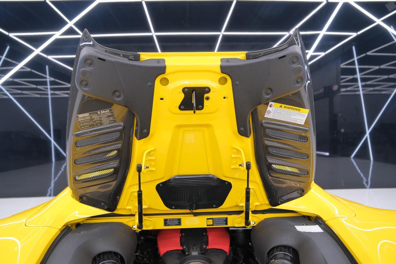 2021 Ferrari F8 Spider Base Miami FL