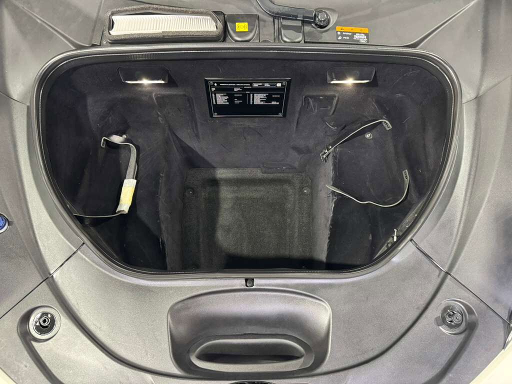 2021 Ferrari F8 Spider Bianco Avus paint, Rosso Ferrari interior, passenger display, adaptive frontlight system AND MORE!!! Fort Lauderdale FL
