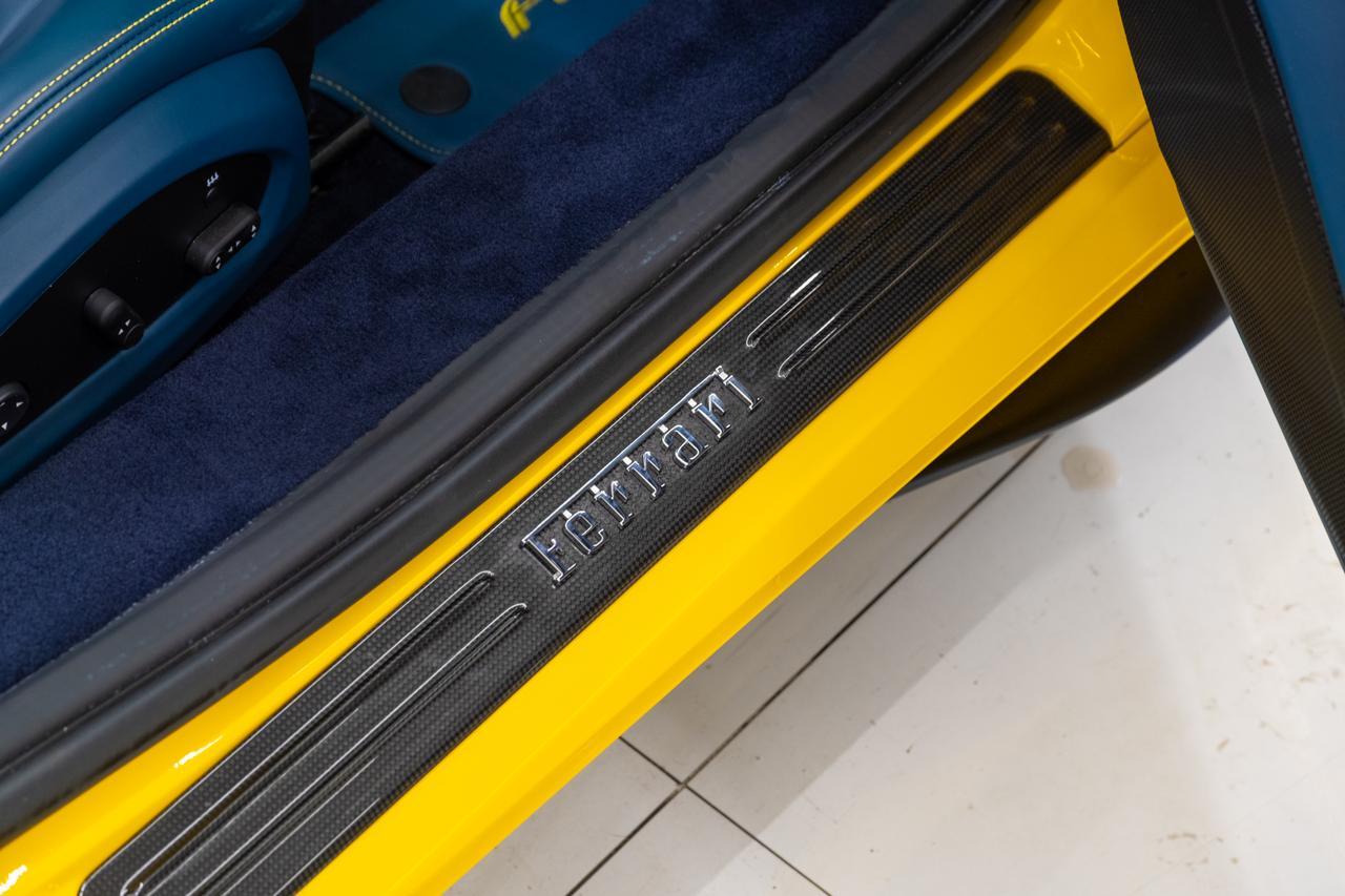 2021 Ferrari F8 Spider Miami FL