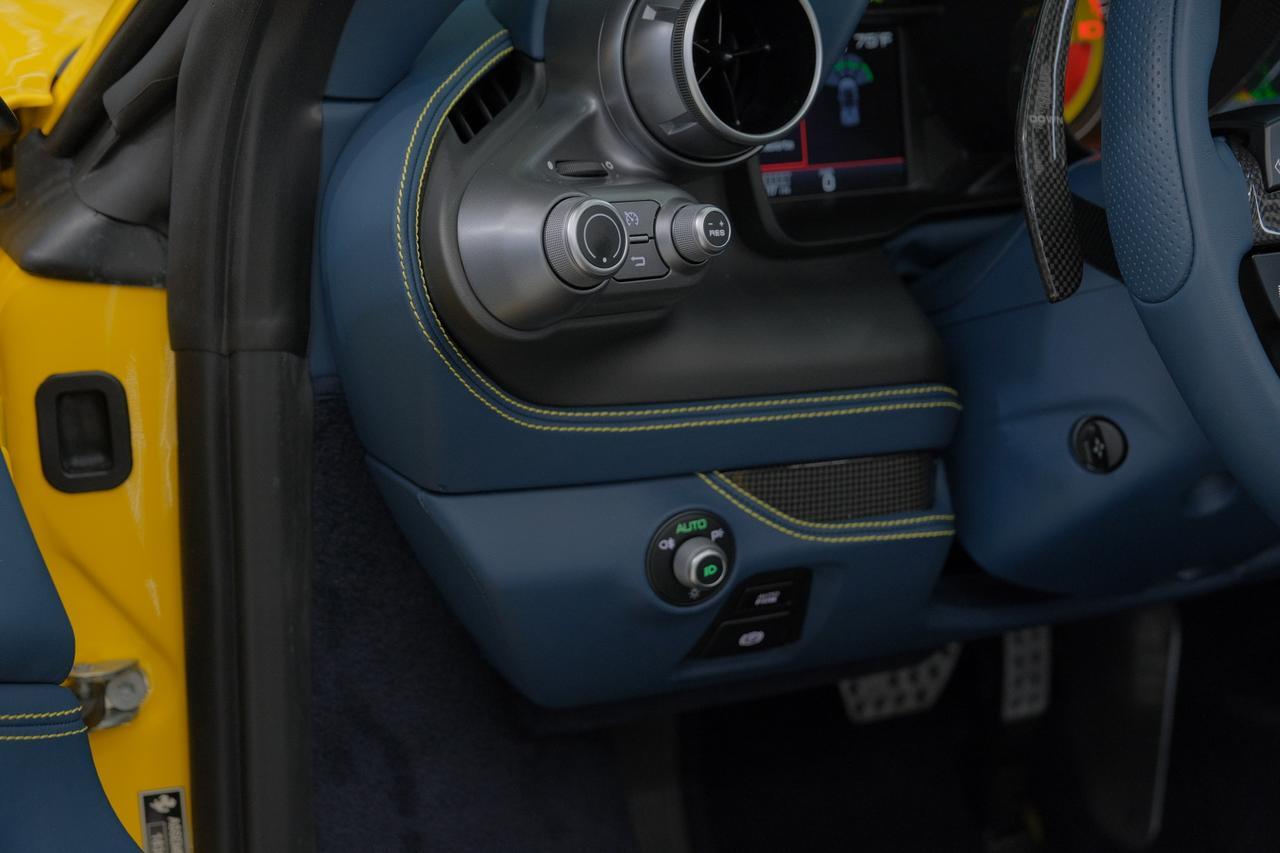 2021 Ferrari F8 Spider Miami FL