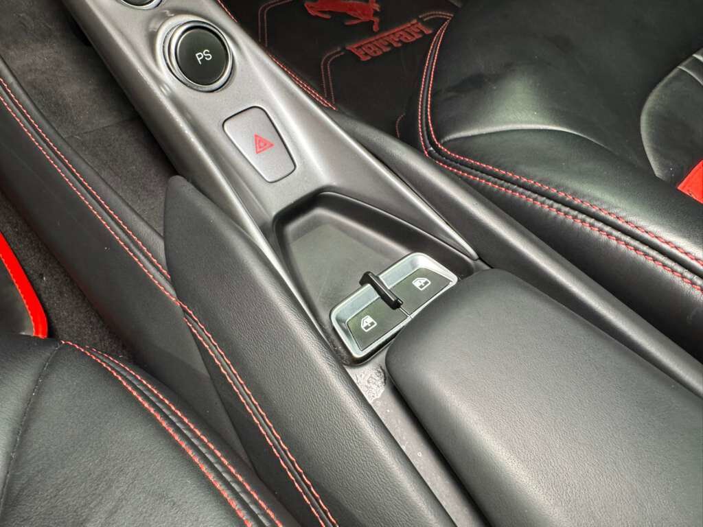 2021 Ferrari F8 Tributo Rosso Corsa paint,Daytona style seats,front lifter,JBL audio,carbon galore AND MUCH MORE!! Fort Lauderdale FL