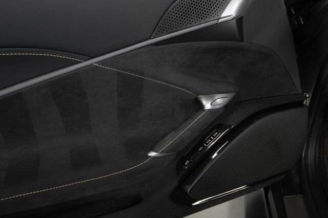 2021 Ferrari Roma *ONLY 3100 MILES* *PASSENGER DISPLAY* *EXTENDED WARRANTY* San Diego CA