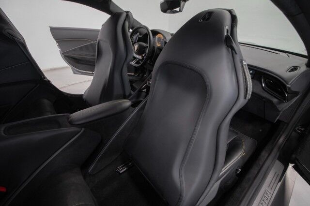 2021 Ferrari Roma *ONLY 3100 MILES* *PASSENGER DISPLAY* *EXTENDED WARRANTY* San Diego CA