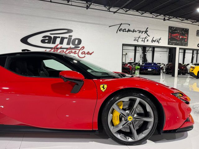 2021 Ferrari SF90 Stradale Rosso Corsa paint, suspension lifter, titanium exhaust pipes, Daytona seats, front camera & MORE!!! Fort Lauderdale FL