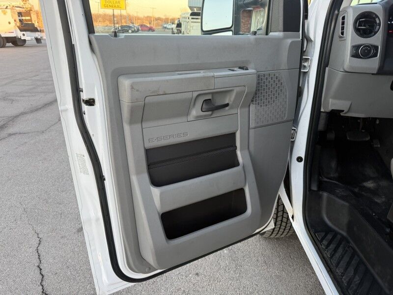 2021 Ford E-350 Box Truck 7.3L V8 w/ Lift Gate 64k mi's Collinsville OK