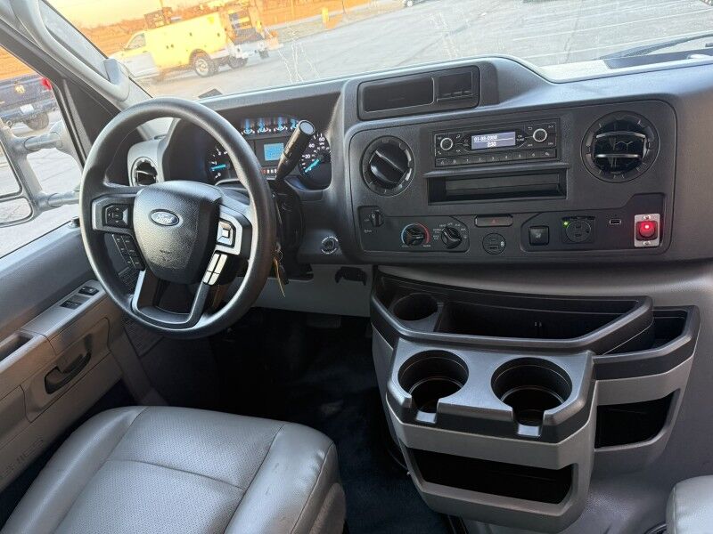 2021 Ford E-350 Box Truck 7.3L V8 w/ Lift Gate 64k mi's Collinsville OK