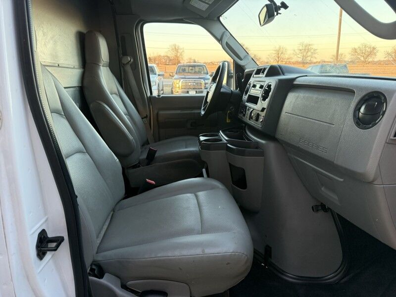 2021 Ford E-350 Box Truck 7.3L V8 w/ Lift Gate 64k mi's Collinsville OK