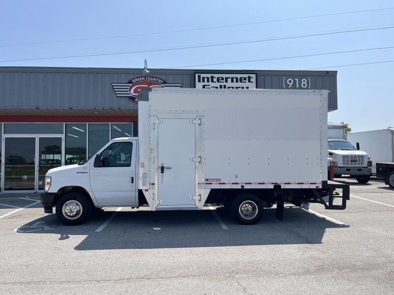 2021 Ford E-350 Box Van w/ Side Door 7.3L V8 Gas Collinsville OK