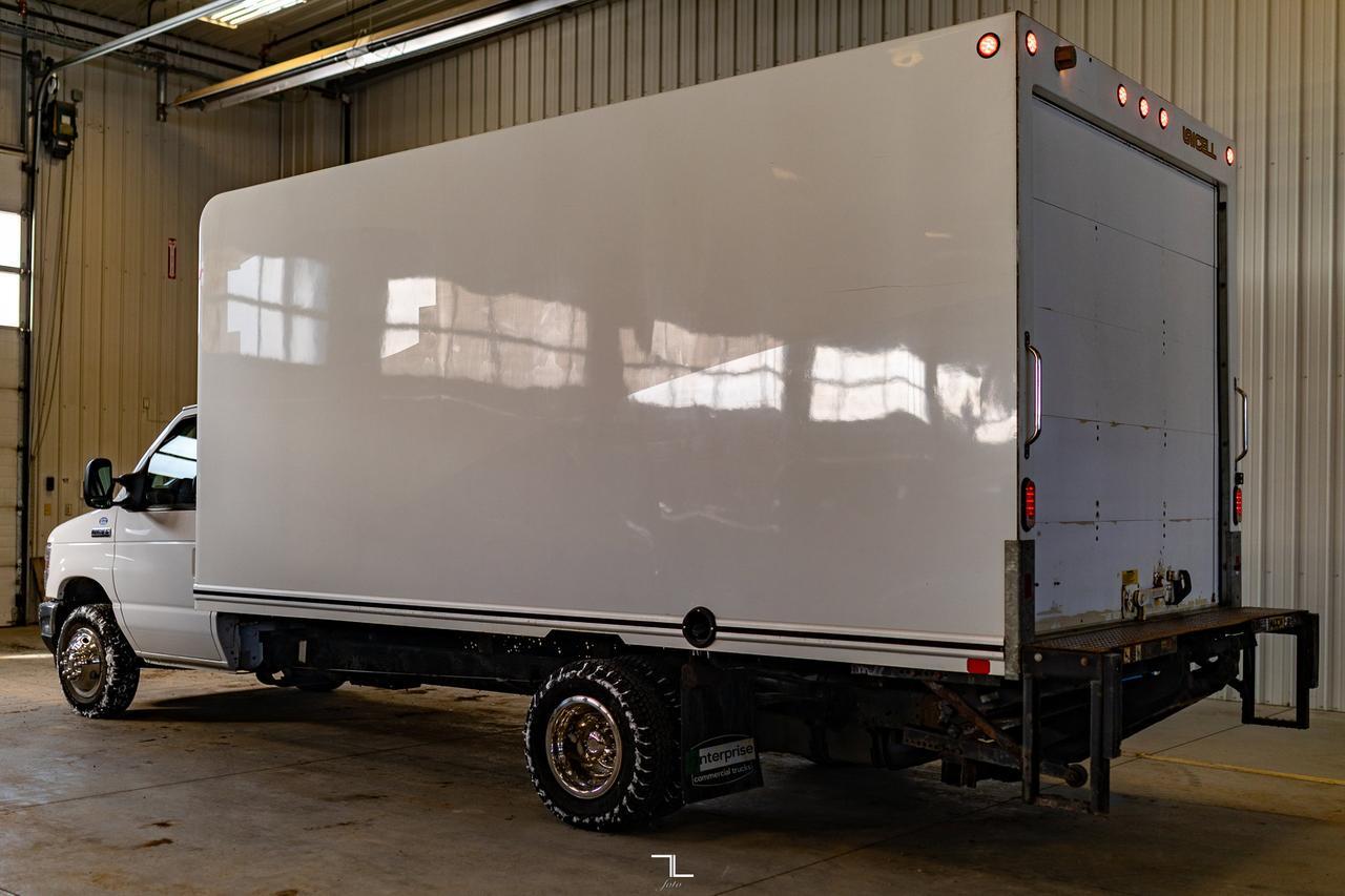 2021 Ford E-450 Cube Van Power Liftgate Red Deer AB