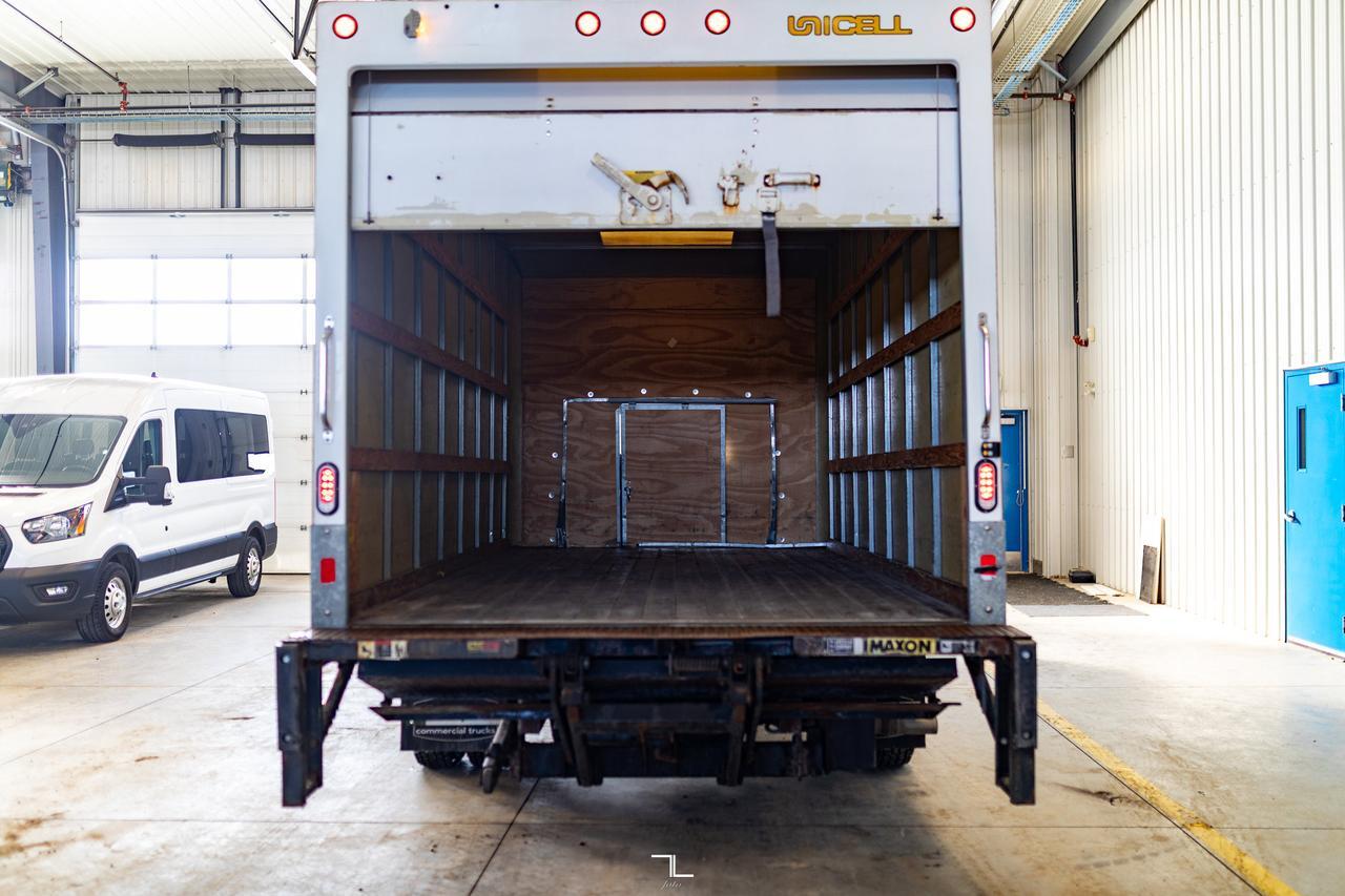 2021 Ford E-450 Cube Van Power Liftgate Red Deer AB