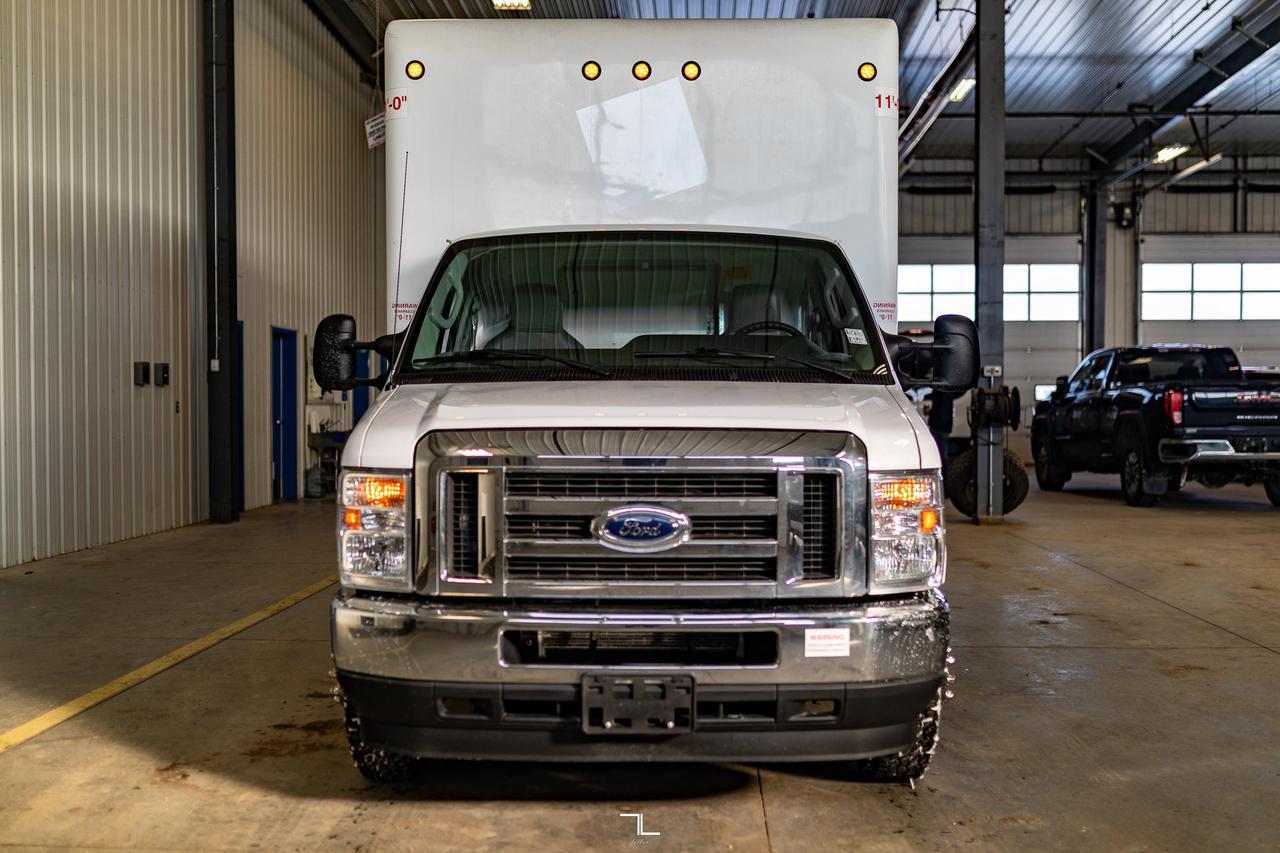 2021 Ford E-450 Cube Van Power Liftgate Red Deer AB