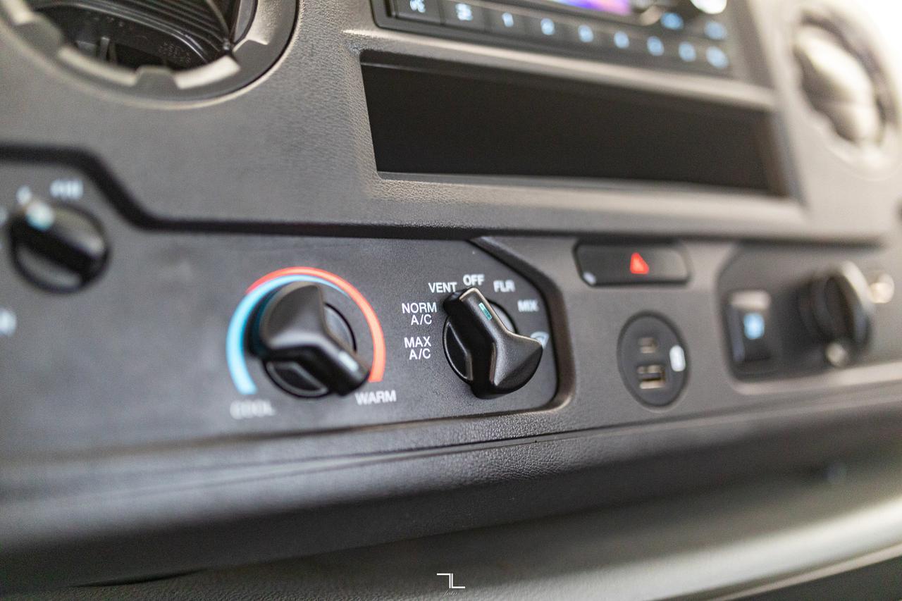 2021 Ford E-450 Cube Van Power Liftgate Red Deer AB