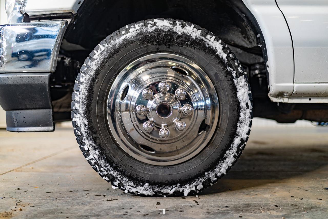 2021 Ford E-450 Cube Van Power Liftgate Red Deer AB