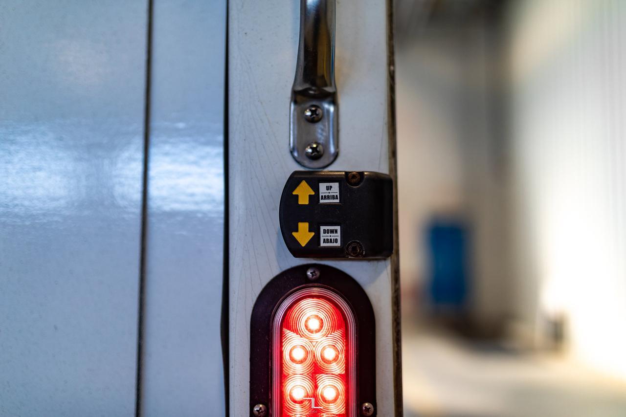 2021 Ford E-450 Cube Van Power Liftgate Red Deer AB