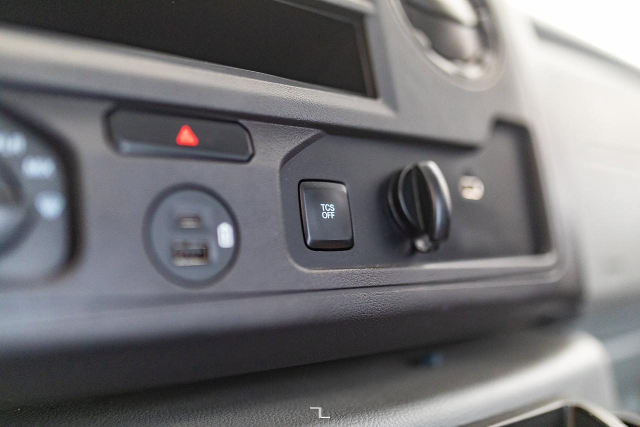 2021 Ford E-450 Cube Van Power Liftgate Red Deer AB