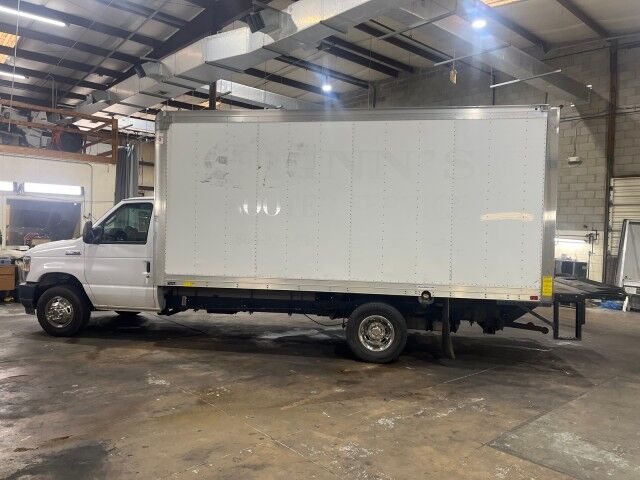 2021 Ford E-Series Cutaway BOX TRUCK w/ LIFT GATE