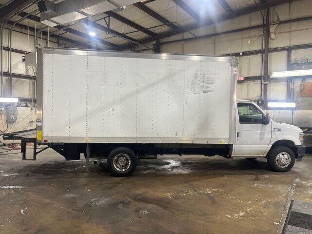 2021 Ford E-Series Cutaway BOX TRUCK w/ LIFT GATE