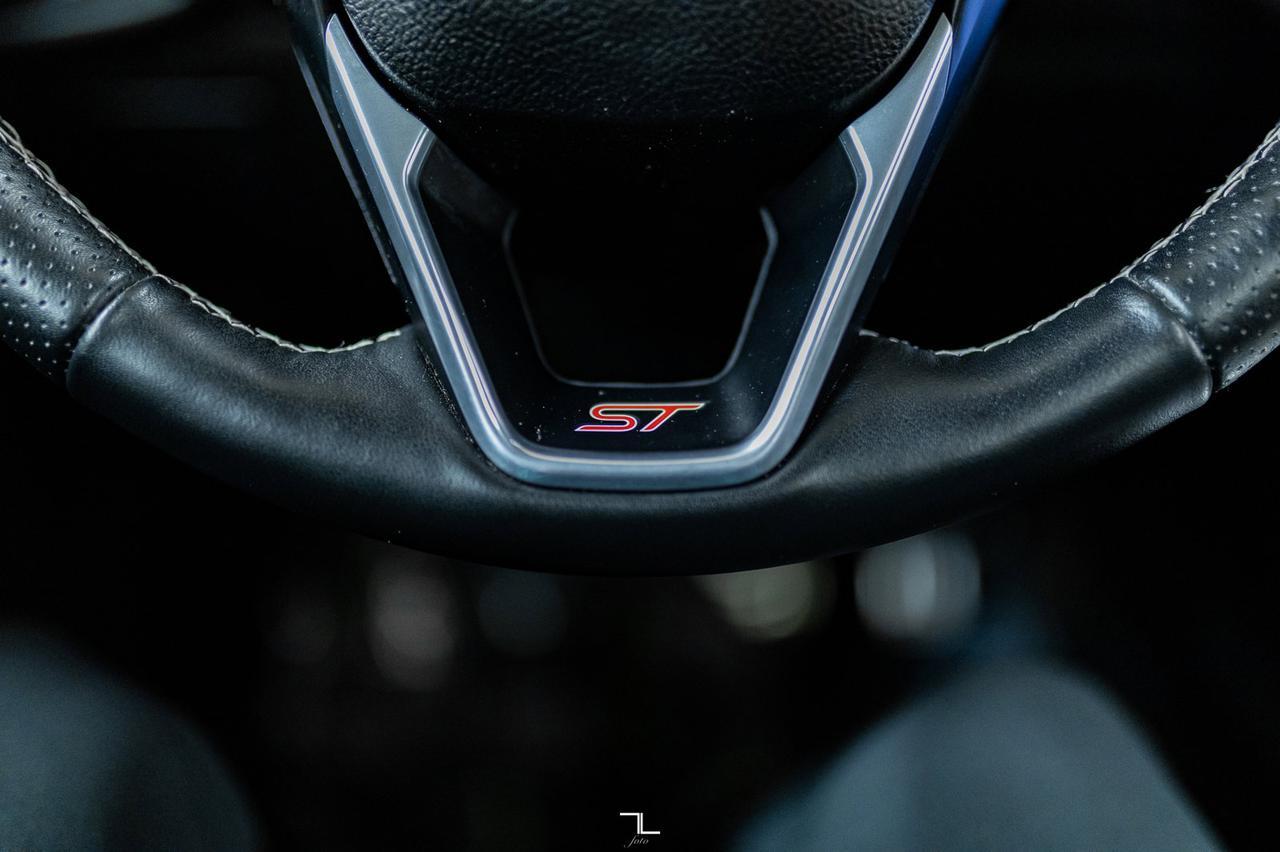 2021 Ford Edge AWD ST Leather Roof Nav BCam Red Deer AB