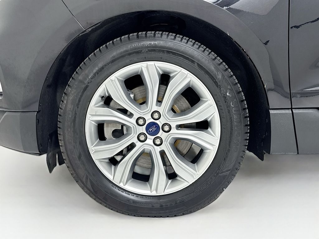2021 Ford Edge Titanium photo 29