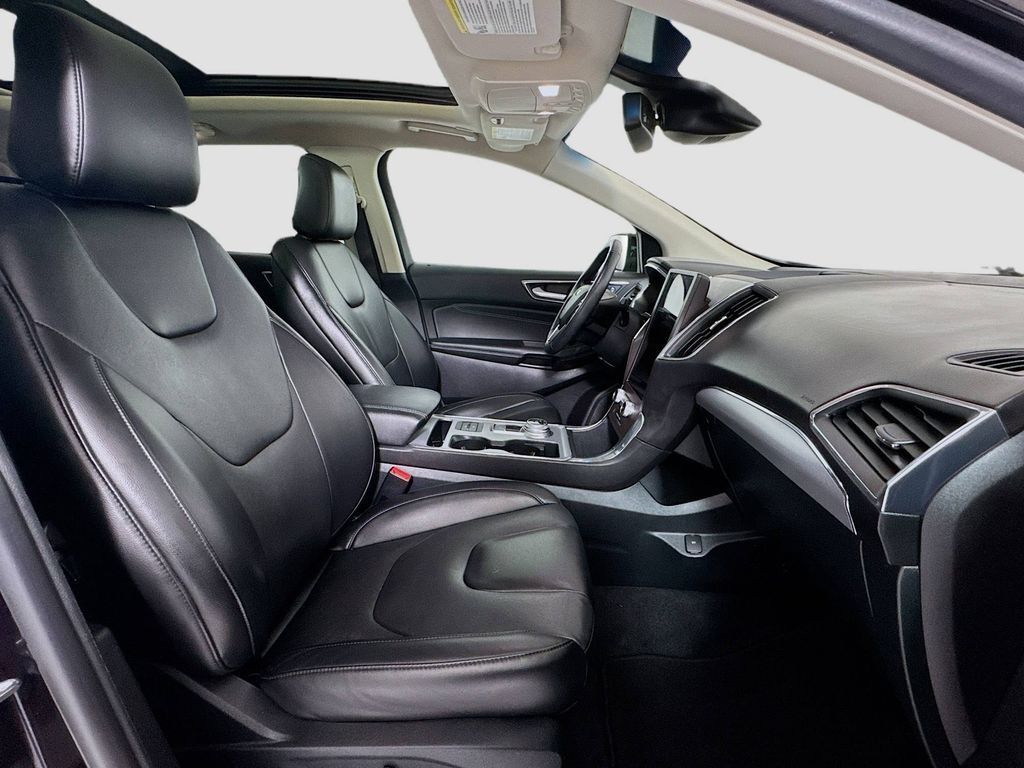 2021 Ford Edge Titanium photo 26