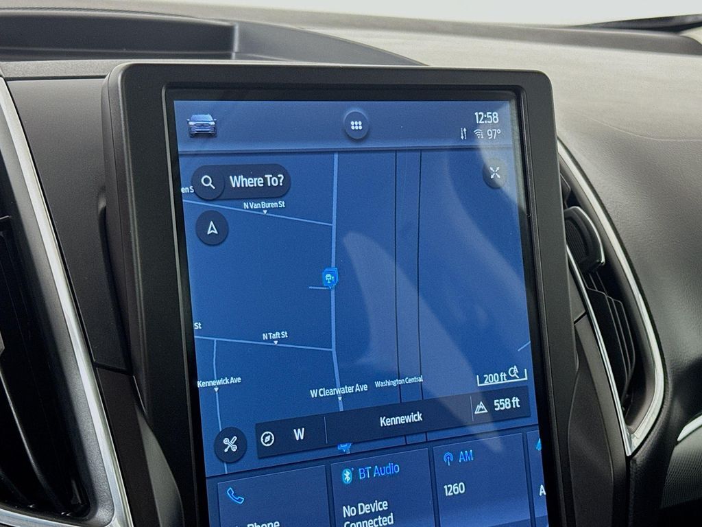 2021 Ford Edge Titanium photo 13