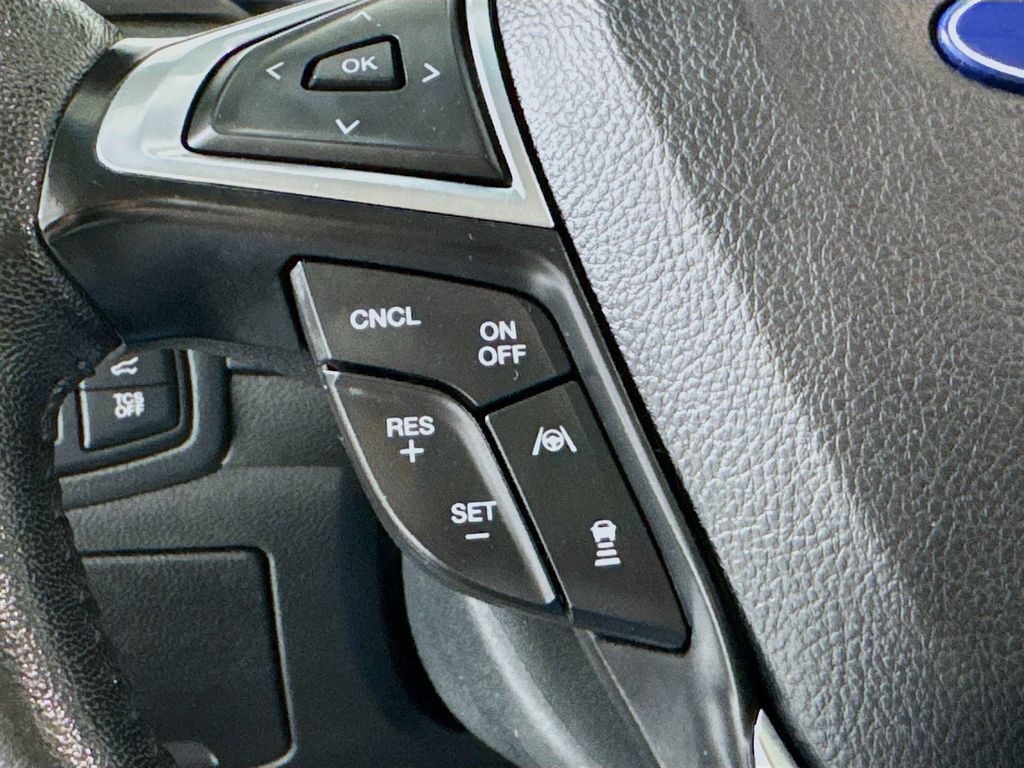 2021 Ford Edge Titanium photo 10