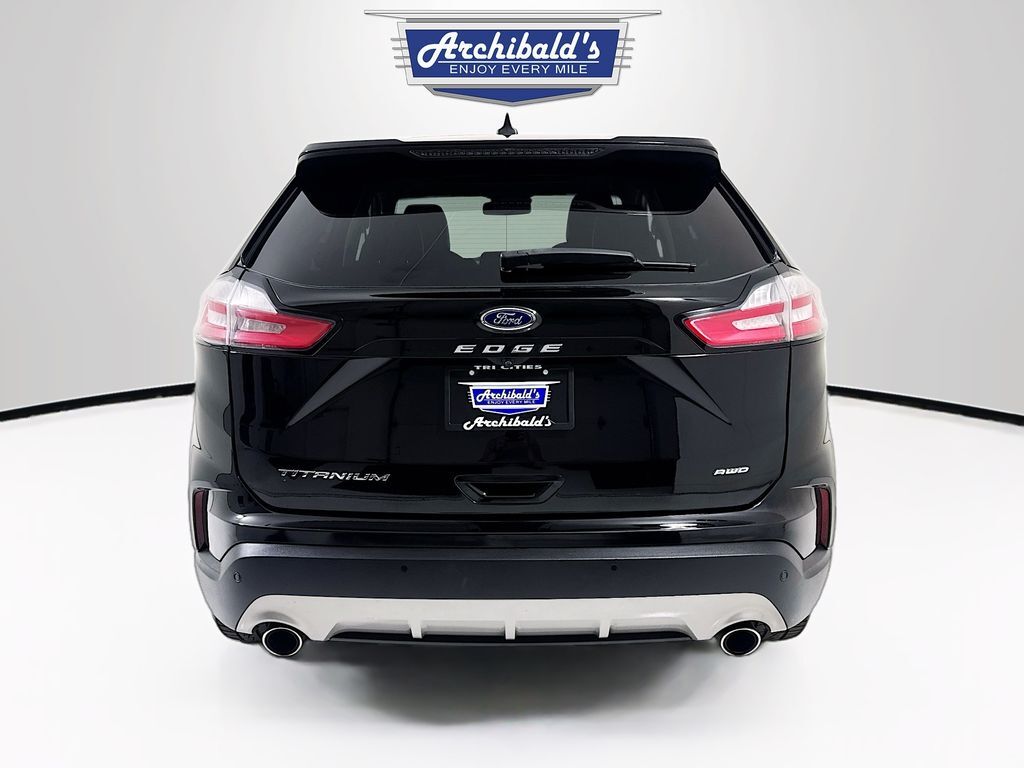 2021 Ford Edge Titanium photo 5