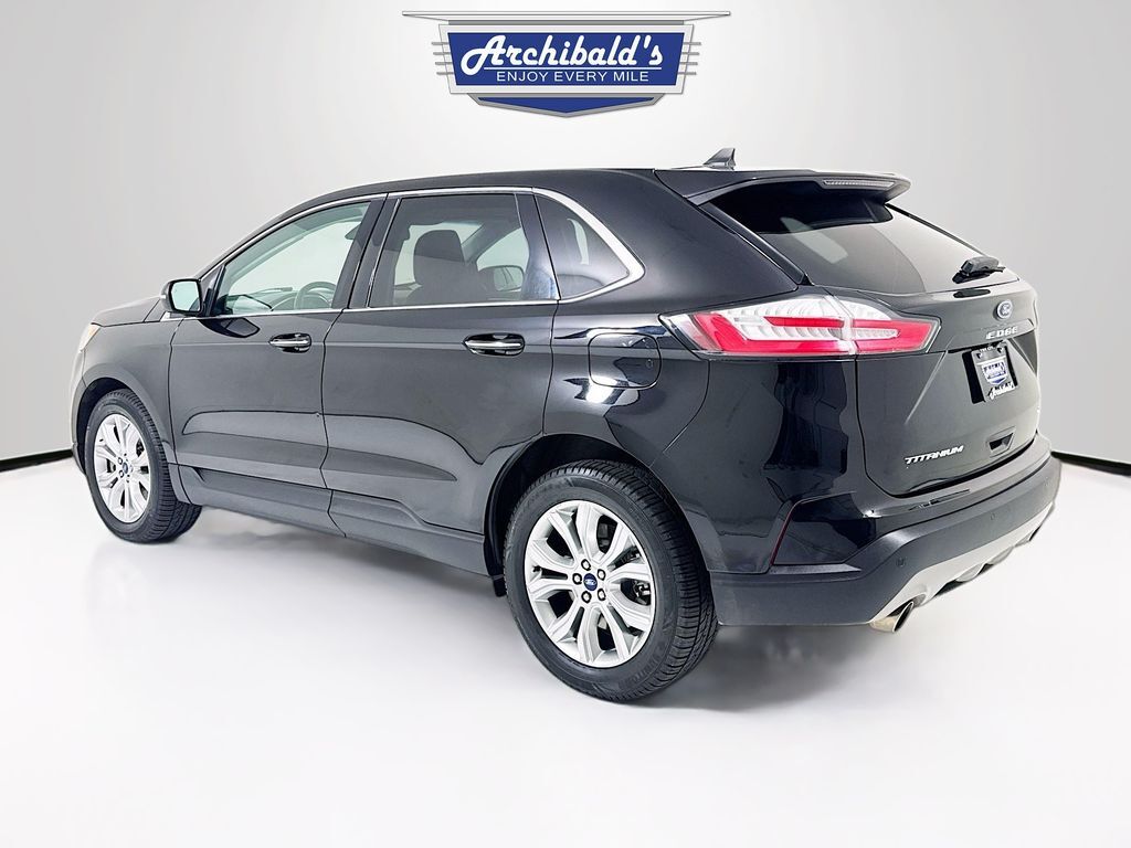 2021 Ford Edge Titanium photo 4