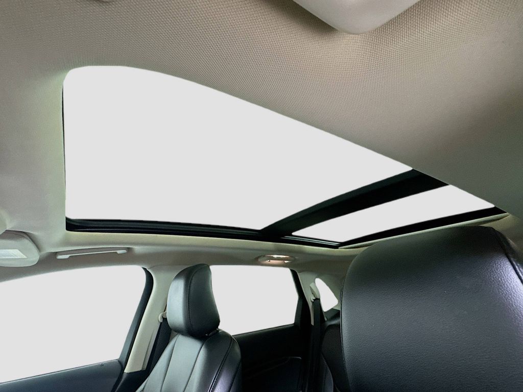 2021 Ford Edge Titanium photo 12