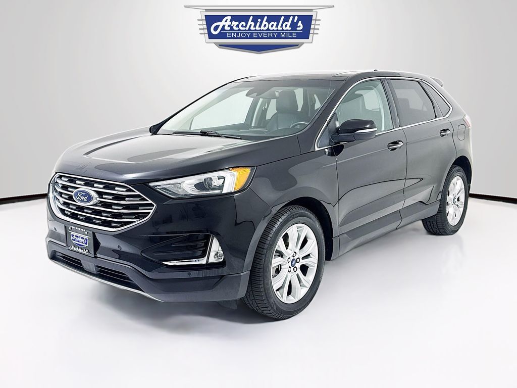2021 Ford Edge Titanium photo 3