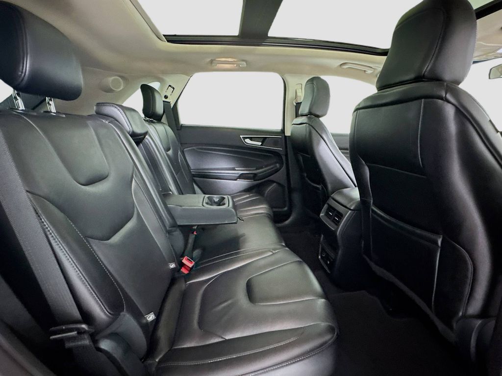 2021 Ford Edge Titanium photo 25