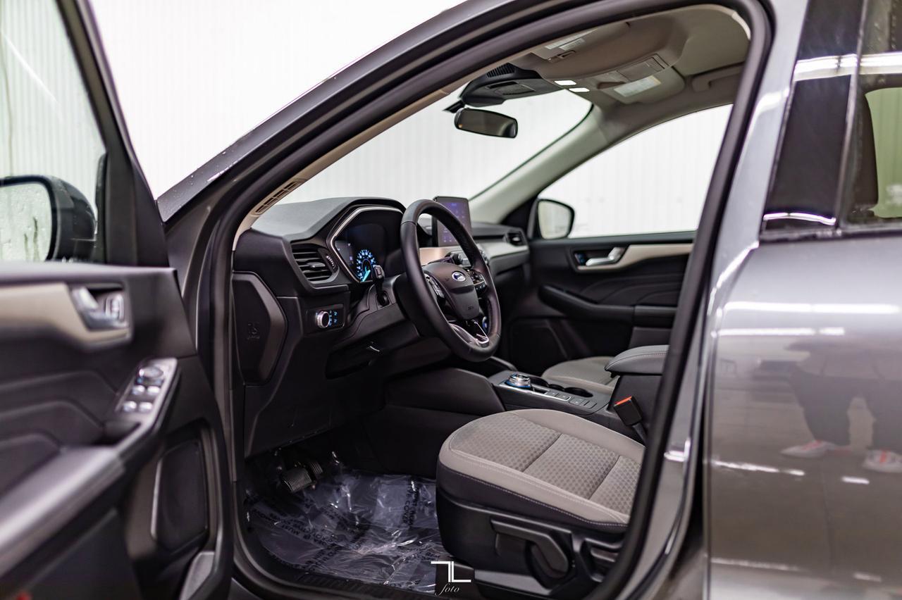 2021 Ford Escape AWD SE Nav BCam Red Deer AB