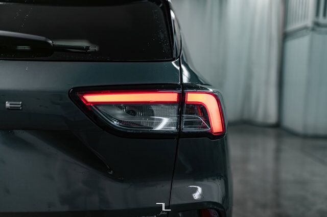 2021 Ford Escape AWD SE Nav BCam Red Deer AB