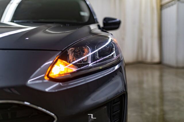 2021 Ford Escape AWD SE Nav BCam Red Deer AB