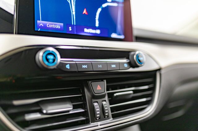 2021 Ford Escape AWD SE Nav BCam Red Deer AB